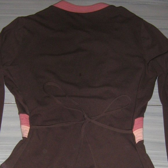 American Eagle, Ladies Long Sleeve Cotton Top $5.00 AS AN ADD ON - Picture 4 of 4